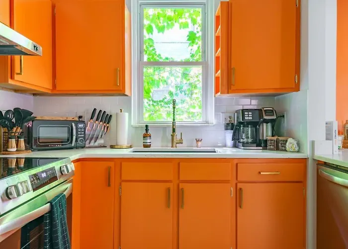 Сasa de vacaciones Jungle Casa By Jungle House Walkable To High Street Near Nationwide Arena Convention Center & Osu Private Parking Downtown & Short Columbus