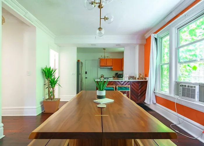 Сasa de vacaciones Jungle Casa By Jungle House Walkable To High Street Near Nationwide Arena Convention Center & Osu Private Parking Downtown & Short Columbus